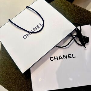 Chanel shopping bag medium